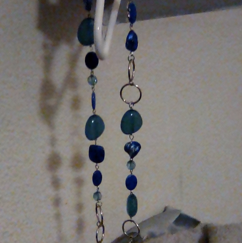 Costume jewelry (necklace)